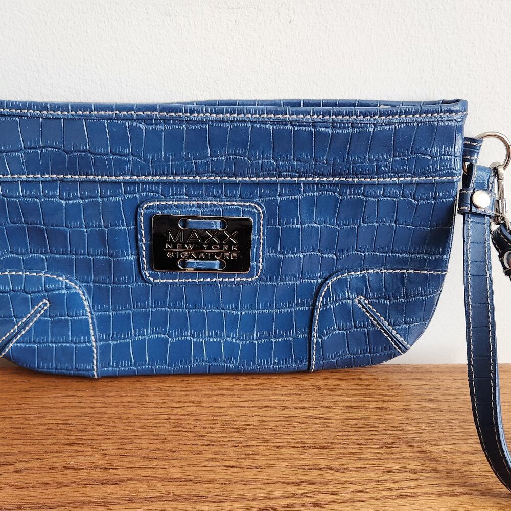 MAXX NEW YORK SAPHIRE BLUE GENUINE LEATHER BIG WRISTLET PURSE.